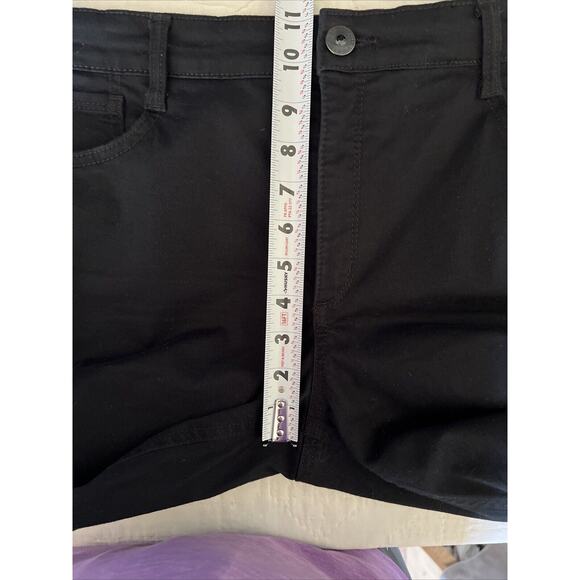 Laura Ashley Jeans Womens 14 Black Stretch Denim Embellished Pockets Zip Fly - Picture 9 of 11